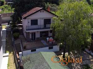 PRODAJE SE KUĆA SA PROSTRANIM PLACEM – SREMSKA KAMENICA- ČARDAK